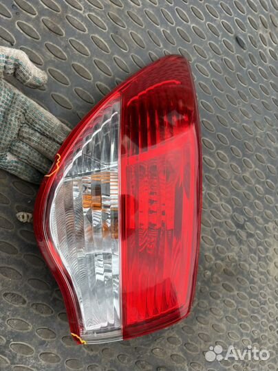 Фонарь задний левый Nissan Almera G15 сдефектом