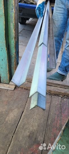 Уголок алюминиевый 25