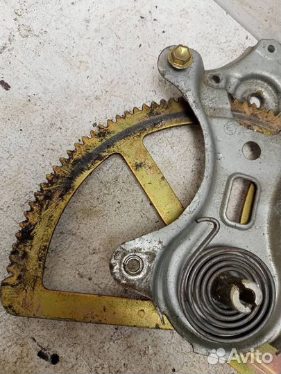 Стеклоподъемник электрический передний левый