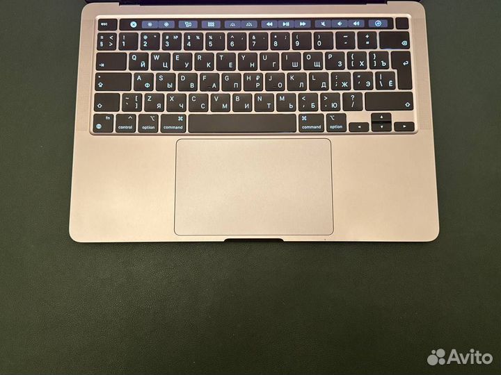 Apple MacBook Pro M1 8/256, битая матрица