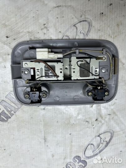 Плафон салонный Nissan Avenir