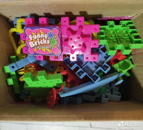 Игрушки и конструкторы