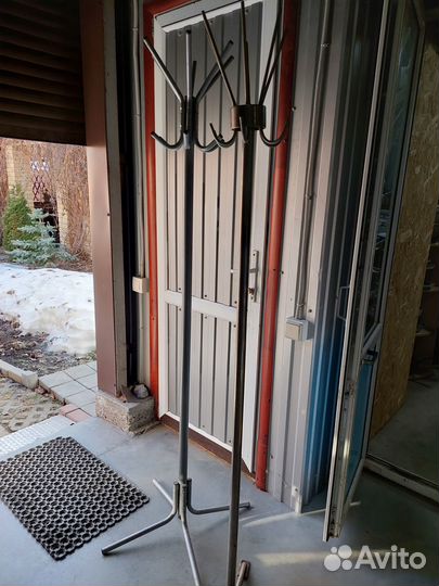 Вешалка для одежды напольная