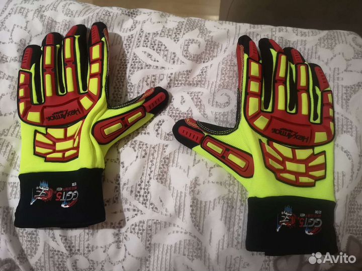 Противоударные перчатки