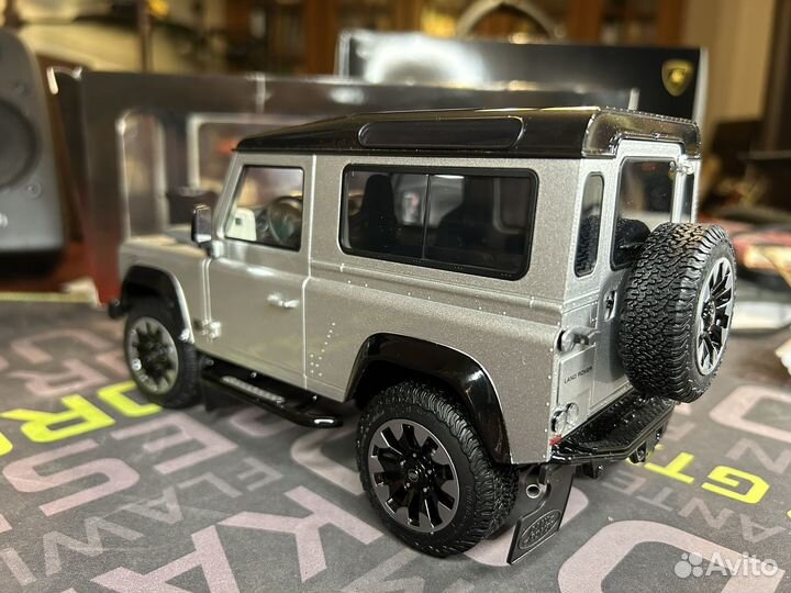 1/18 Land Rover defender 90, LCD