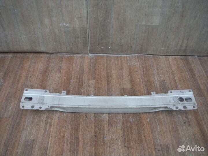 Усилитель переднего бампера Volvo S80 2008