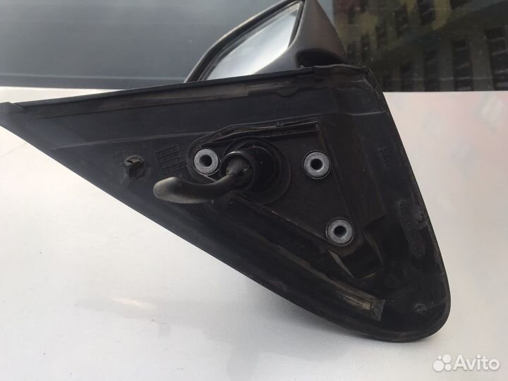 Зеркало заднего вида