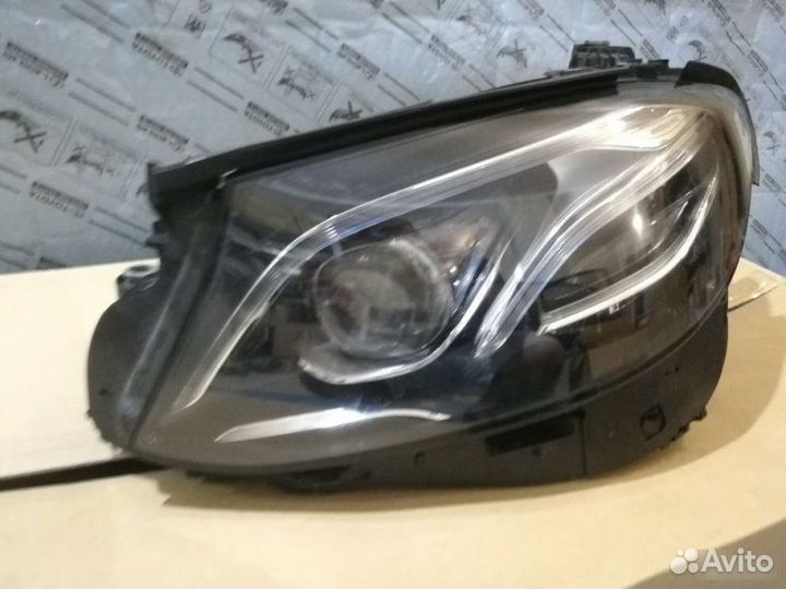 Фара левая Mercedes E 213