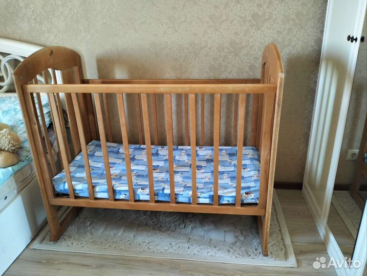 Детская кроватка