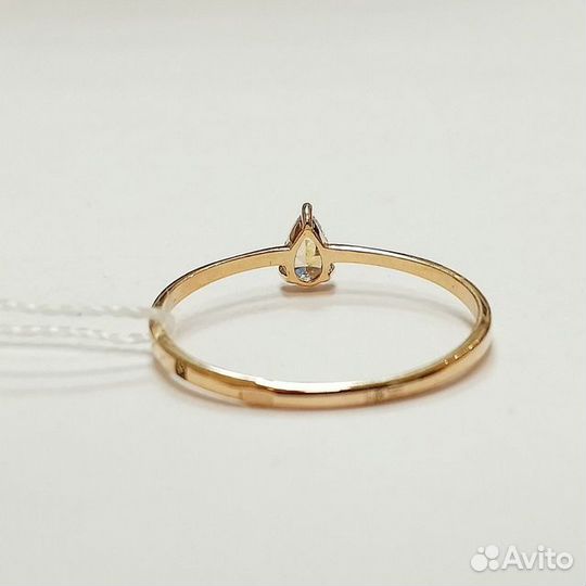 Кольцо с синтетическим камнем Золото