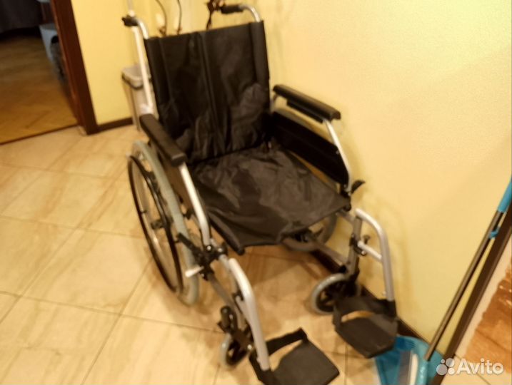 Инвалидная коляска новая не использованная
