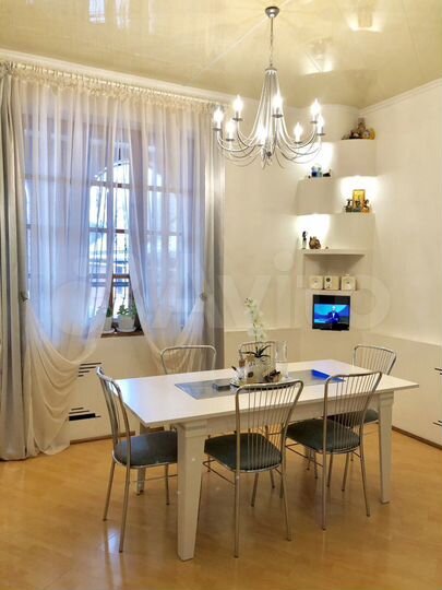 Дом 574,2 м² на участке 4,49 га