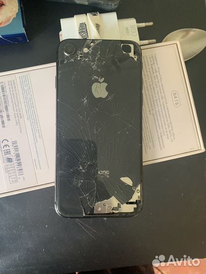 Телефон iPhone 8