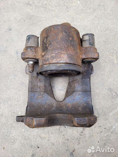 Суппорт передний правый skoda octavia 1 1,6