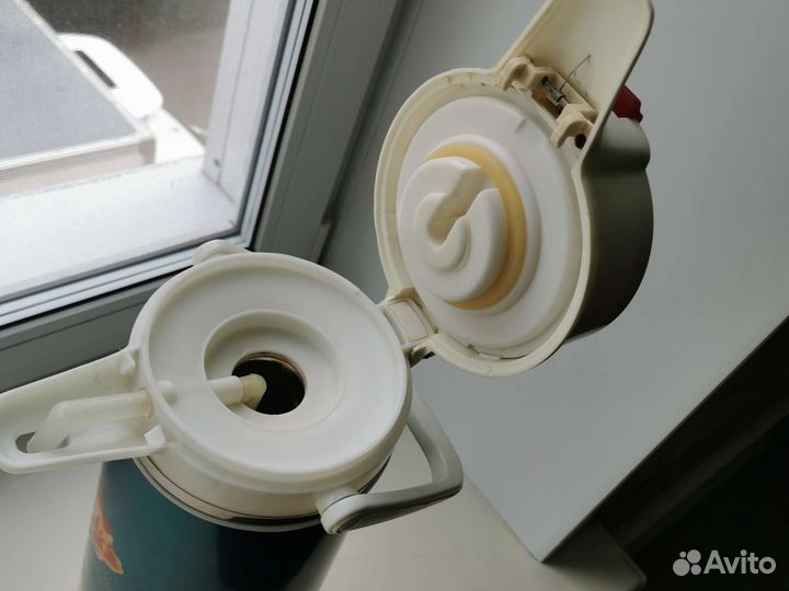 Термос помповый 3л