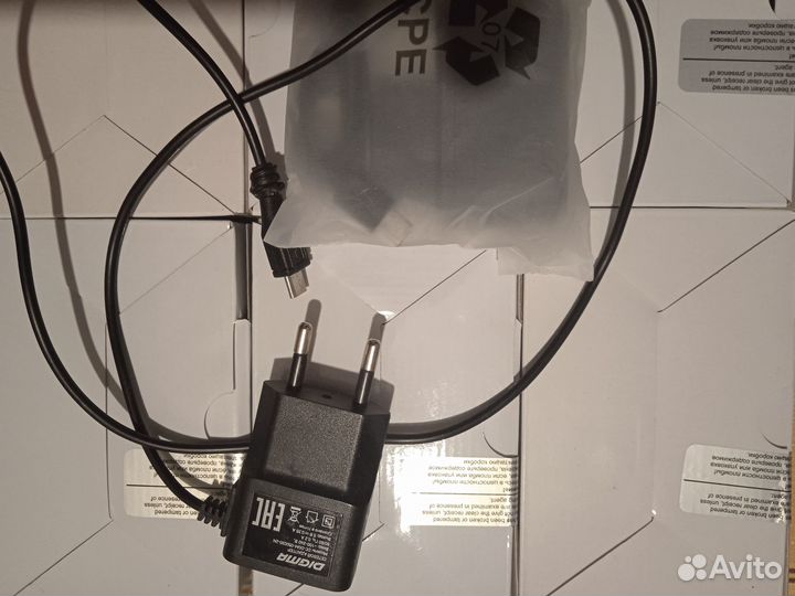 Зарядное устройство для сотового телефона