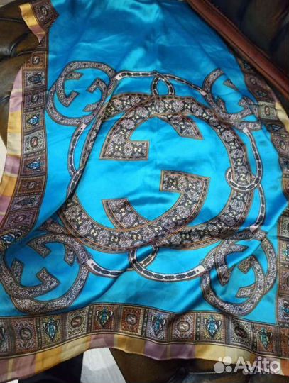 Палантин gucci гладкий шелк италия