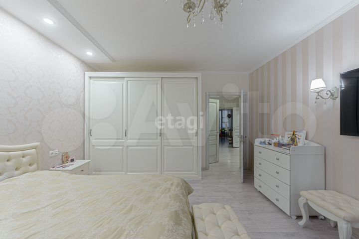 3-к. квартира, 125 м², 8/9 эт.