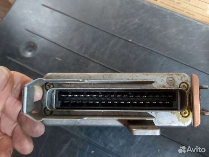 Блок управления двигателем VW Passat B3 0261200858