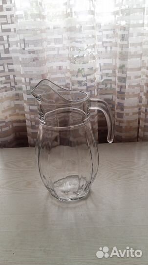 Стеклянный графин