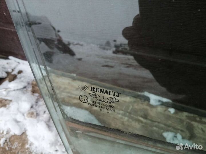Стекло двери заднее левое Рено Клио 3