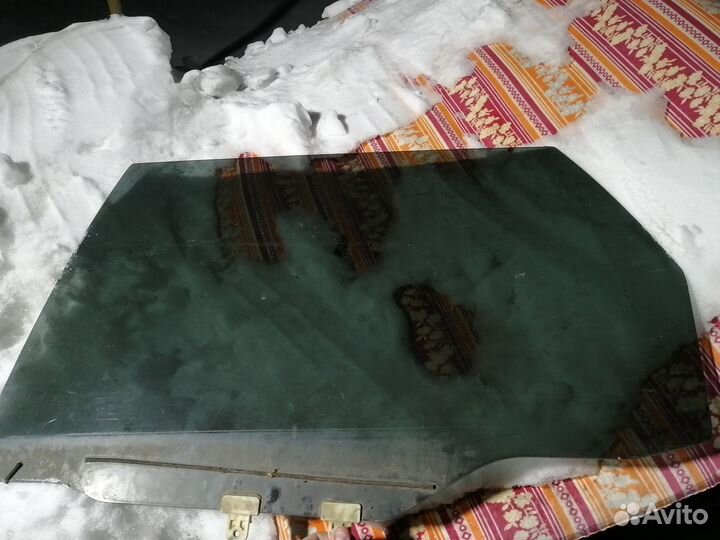 Стекло заднее левое Nissan presage VNU30