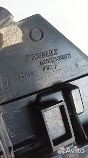 Накладка двери задняя правая Renault Scenic 1.5