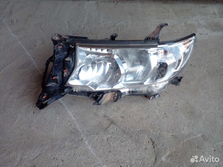 Фара левая Toyota Land Cruiser Prado 150 2019 год