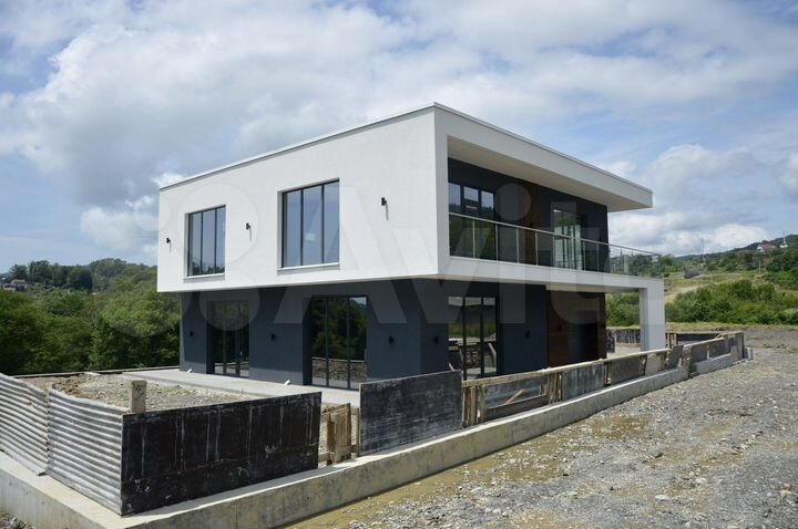 Дом 299 м² на участке 6,6 сот.