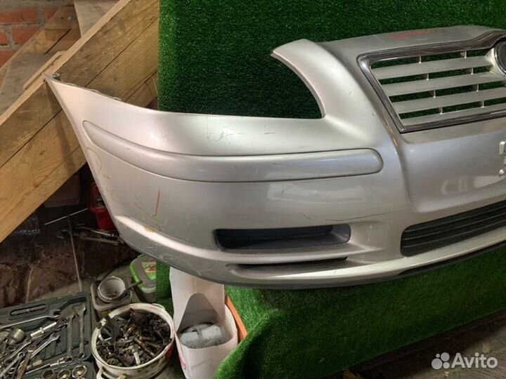 Бампер передний Toyota Avensis AZT250