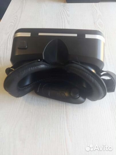 Очки виртуальной реальности с пультом