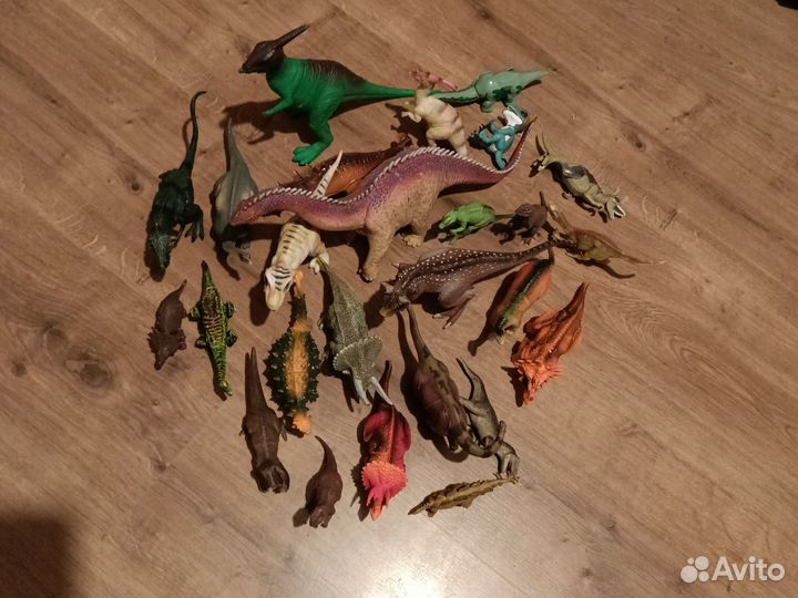 Динозавры игрушки