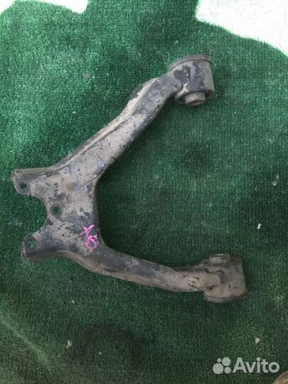 Рычаг подвески передний правый Mitsubishi Pajero 3