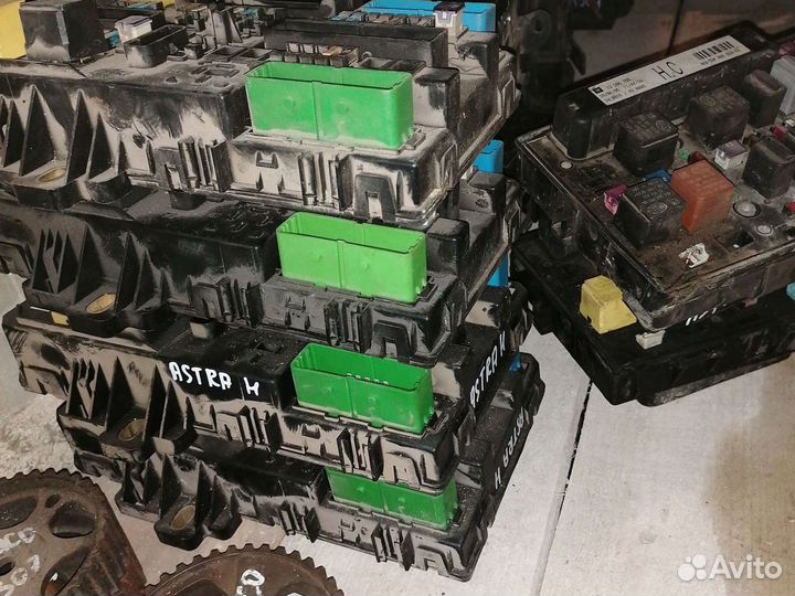 Блок предохранителей Opel Astra H