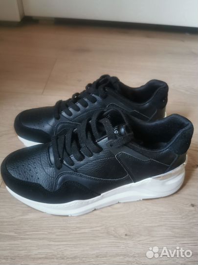 Кроссовки женские skechers новые 40