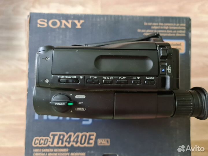 Продам видеокамеру Sony Handycam CCD-TR440E