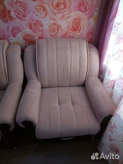 Угловой диван и кресло бу