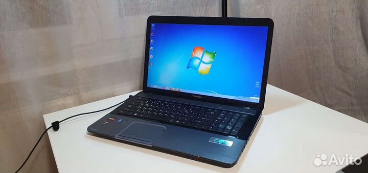 4-х ядерный Toshiba L875D 17.3