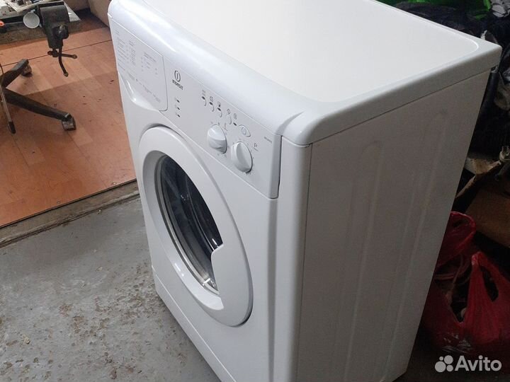 Стиральная машина indesit