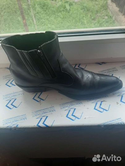 Продам ботинки