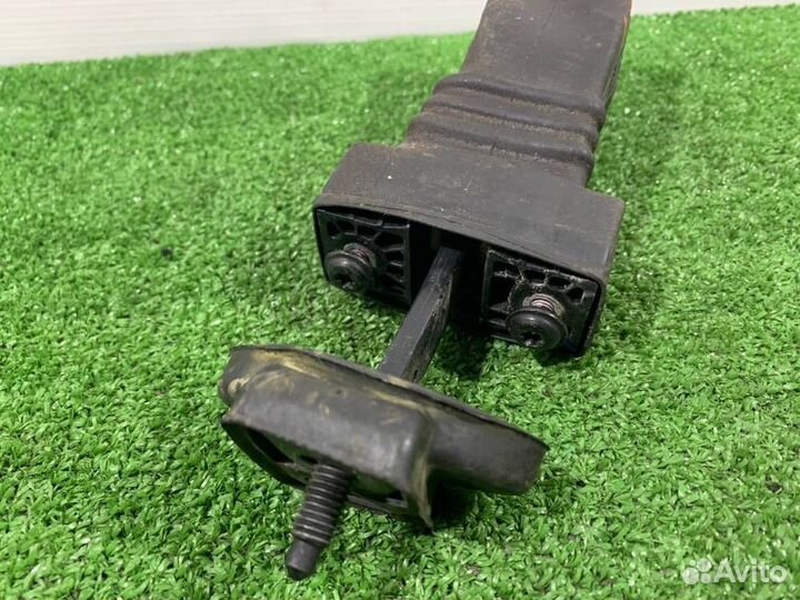 Ограничитель двери Audi Q5 8R cdnc 2009