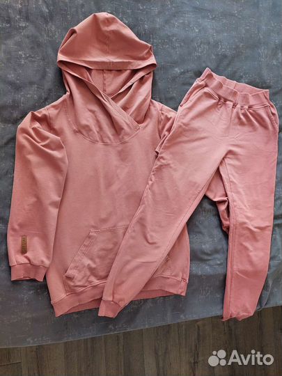 Спортивный костюм женский