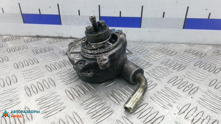 Насос вакуумный Mercedes-Benz Vito W638 2000