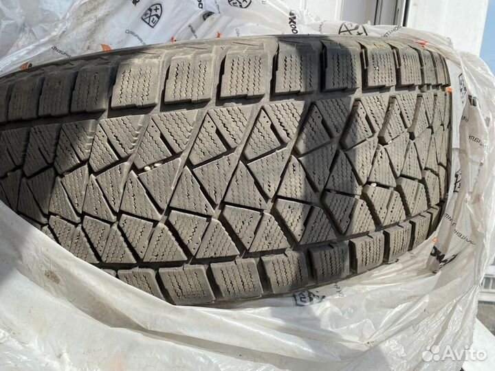 Bridgestone Blizzak DM-V2 285/60 R18