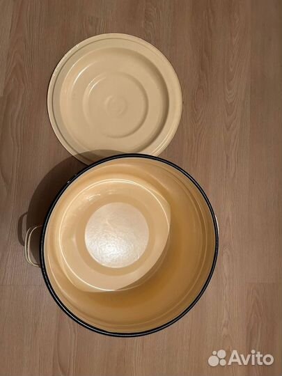 Кастрюля эмалированная бу