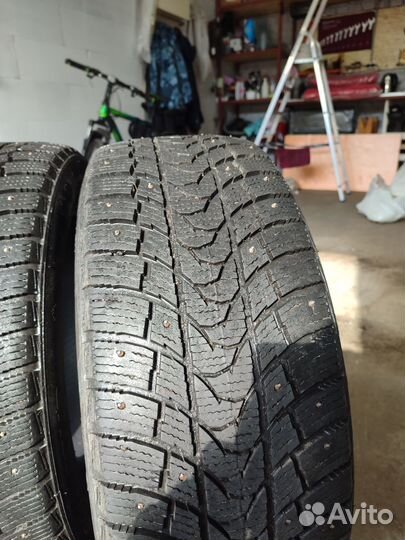 Minerva Eco Stud 215/55 R17 94