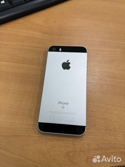 iPhone SE, 32 ГБ