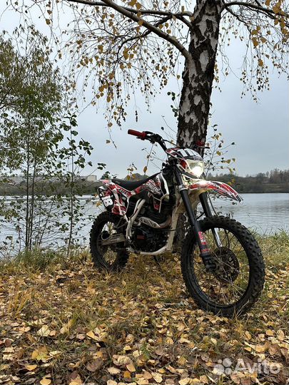 Мототцикл BSE Z1