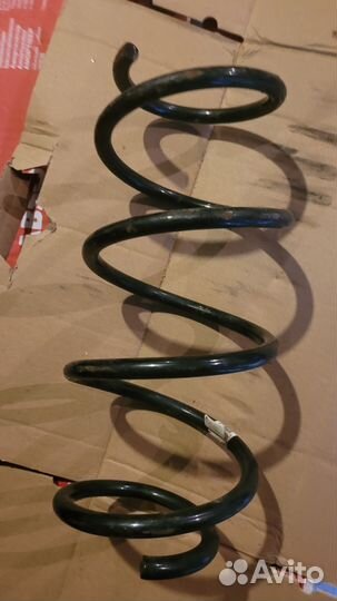 Пружина VAG 5Q0411105DJ (1шт)