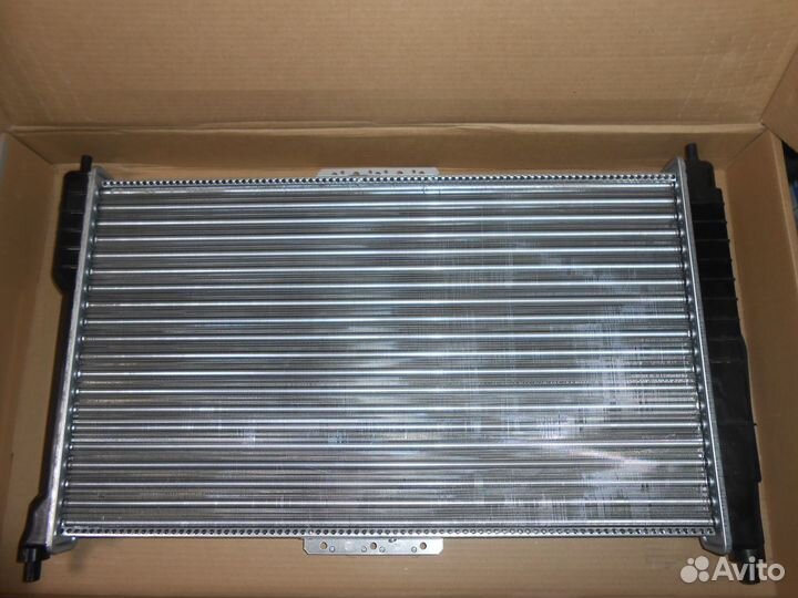 Радиатор охлаждения (МКПП с конд) Шевроле Ланос